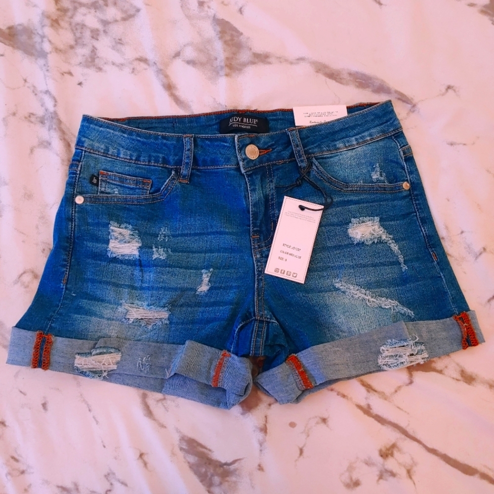 Judy Blue Los Angeles distressed cuffed blue jean denim shorts nwt small